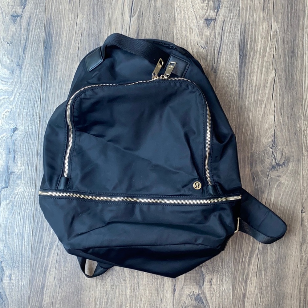 Lululemon city adventurer backpack 17L. Only used for 4 months. No tears